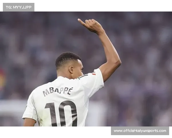 里尔主帅谈姆巴佩弟弟成长:耐心与机遇造就首发光彩。 里尔主帅谈姆巴佩弟弟成长:耐心与机遇造就首发光彩。